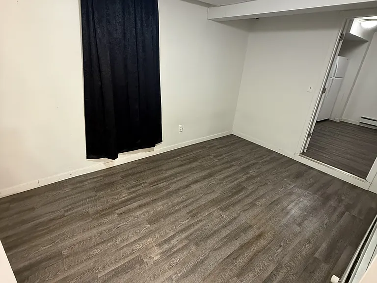 321 N Duluth Ave — Photo 3