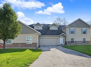 4450 Westchester Dr NE Unit B, Cedar Rapids, IA 52402