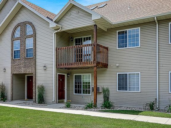 5th image of 5109 Windward Ct #6