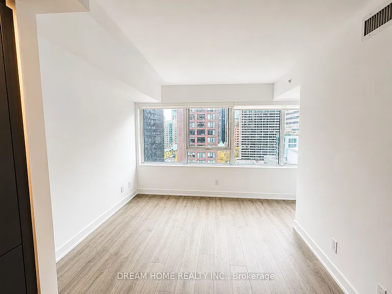 609 Sherbourne St #1403 — Photo 4