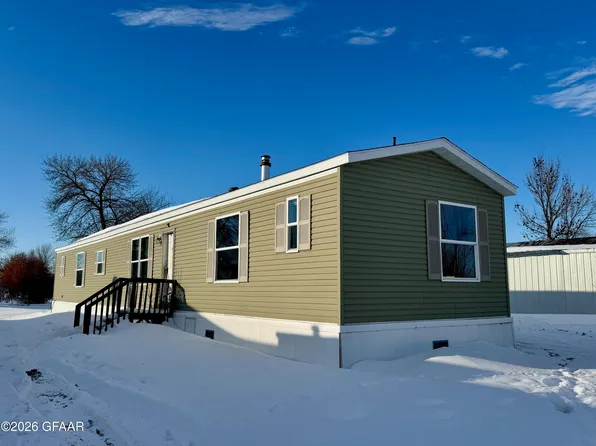 1565 Eastern Ave, Grafton, ND 58237