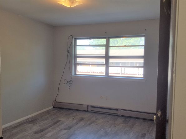 718 Broadway St #2B