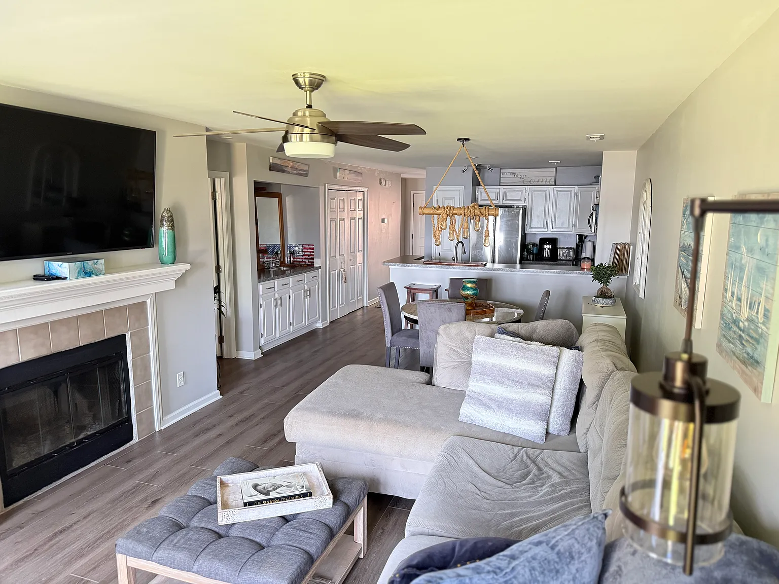 3 bed, 1186 sqft, $3,300 — Photo 2
