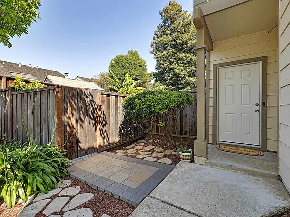 2nd image of 4290 Tiburon Dr
