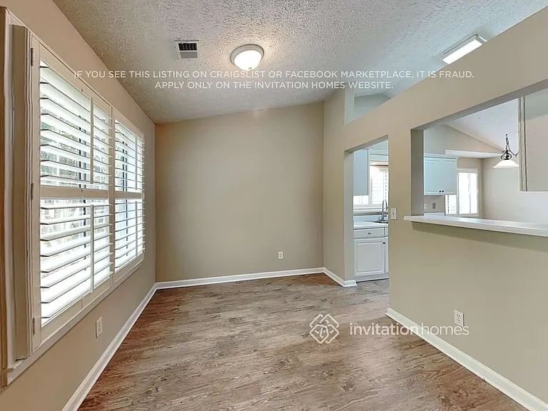 213 Highpoint Xing — Photo 8