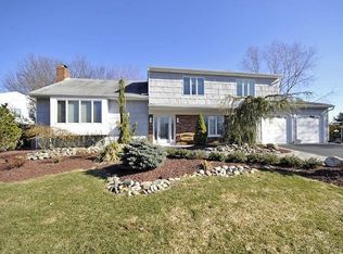 8 Cardinal Ct, Marlboro, NJ 07746