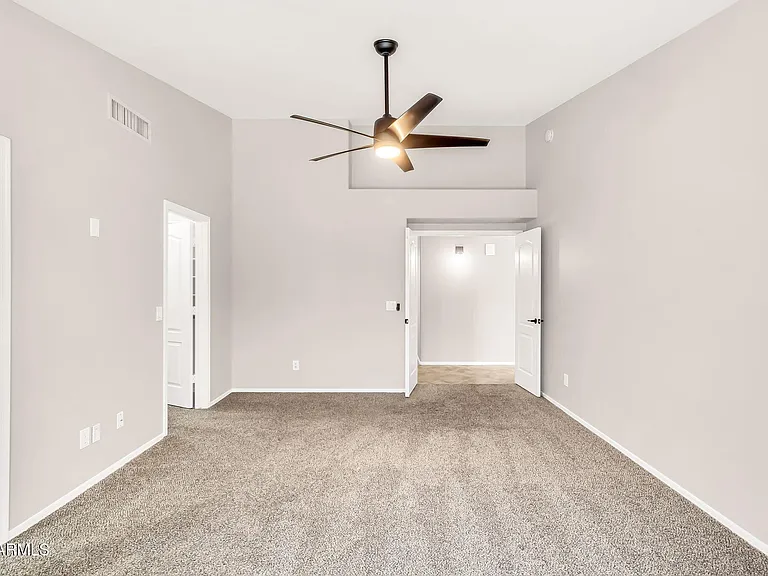 1113 E Betsy Ln — Photo 20
