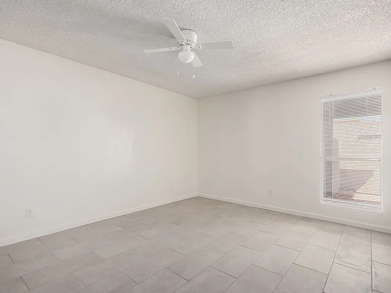 615 N Arrowhead Dr — Photo 15