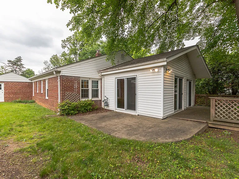 9702 Bellevue Dr — Photo 30