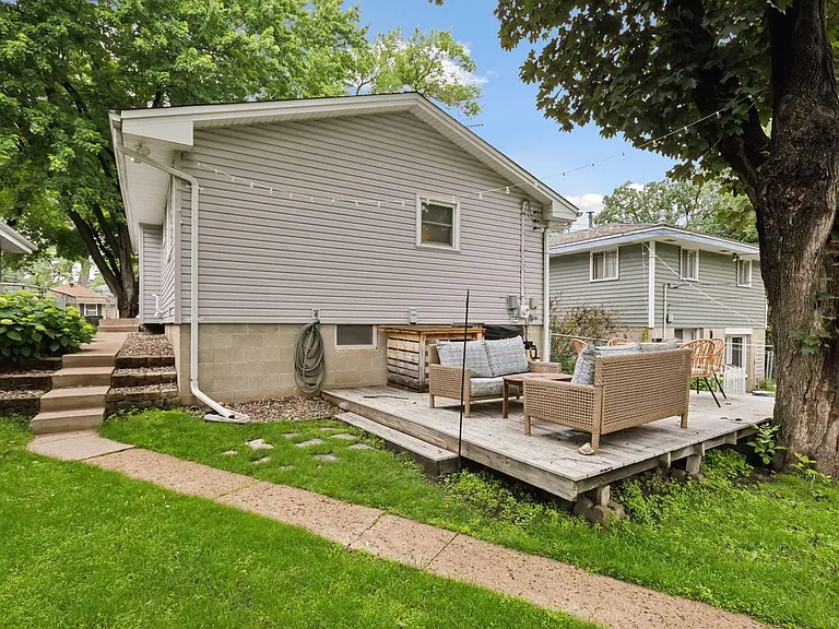 4237 Ottawa Ave S — Photo 28