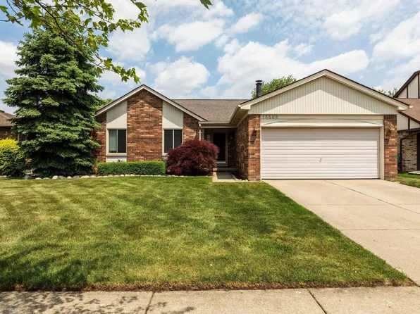 15589 Winter Park Dr, Macomb, MI 48044