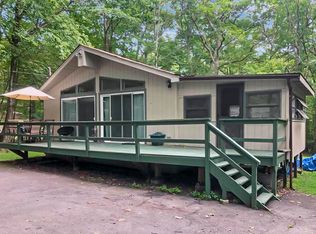 134 Cornelia Ln, Milford, PA 18337