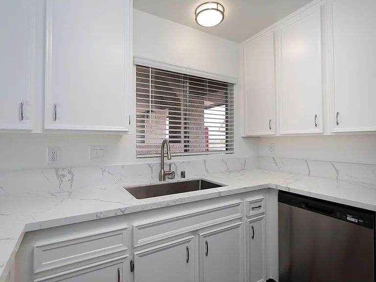 Fountain Estates Apartments — Photo 6