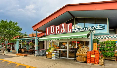 Ideal Market (a Whole Foods but small and perfect)