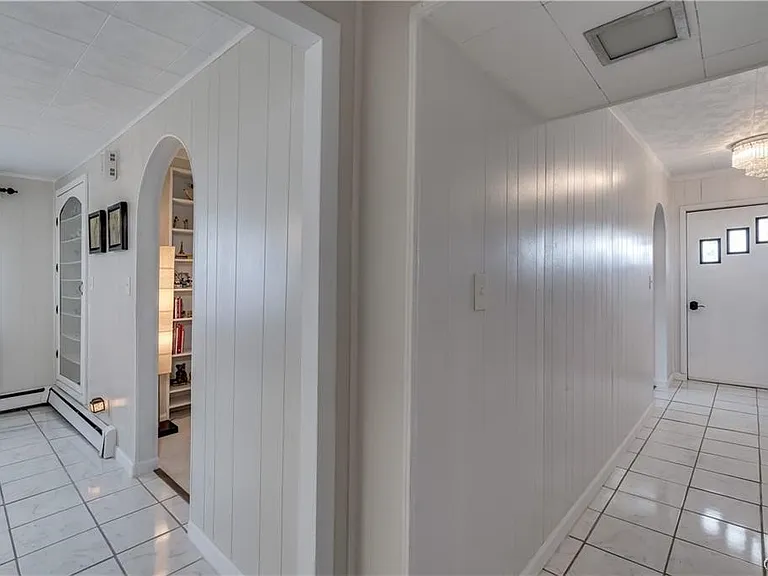 822 Lawrence St — Photo 13