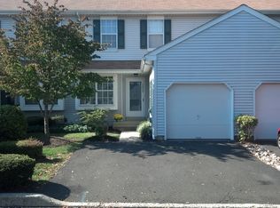 2409 Dogleg Dr, Warrington, PA 18976