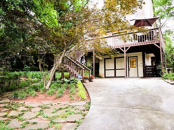 4th image of 859 Lake Dr