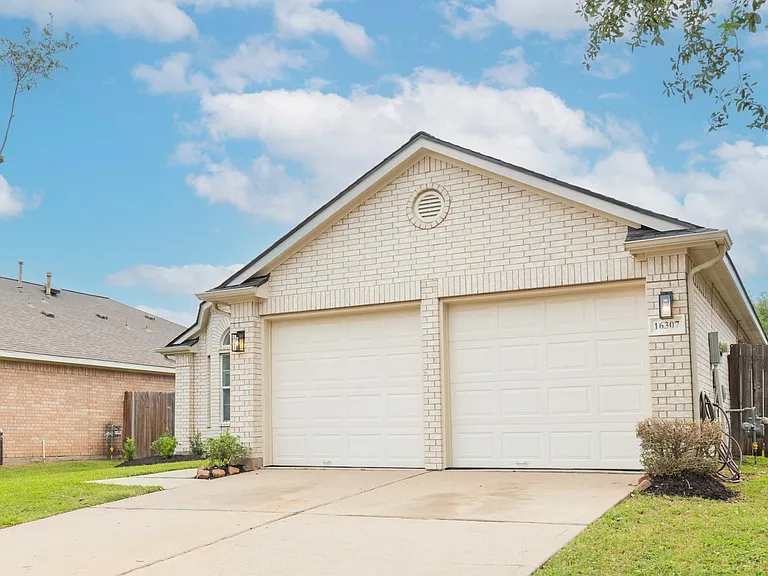 16307 Goanna Ct — Photo 2