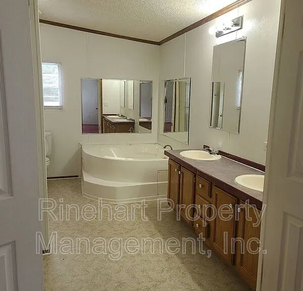 2321 Cyrus Dr — Photo 8