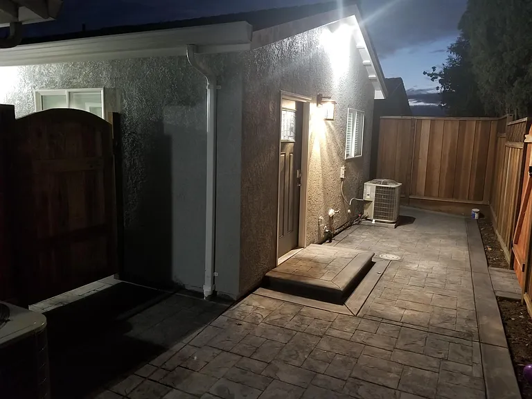 2473 Roslyn Ct — Photo 15