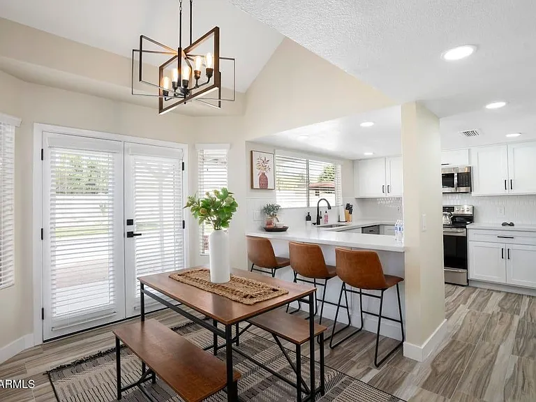 4326 E Whitney Ln — Photo 24