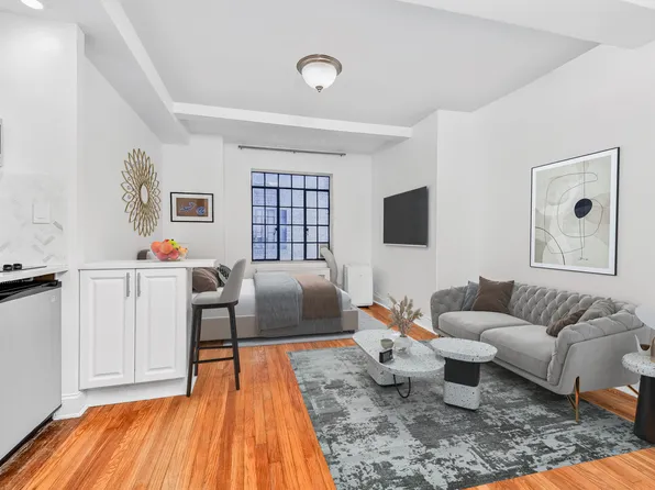 25 Tudor City Place image 1 of 10