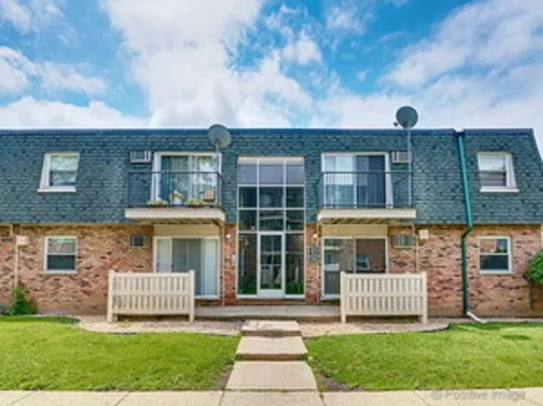 9986 S 84th Ter #2202, Palos Hills, IL 60465