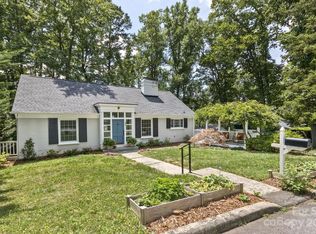 33 Woodcrest Rd, Asheville, NC 28804