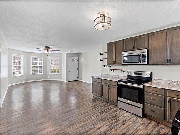 4th image of 648 Johnson Rd SE