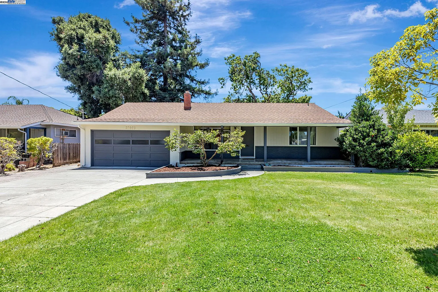 37923 Glenmoor Dr photo 1