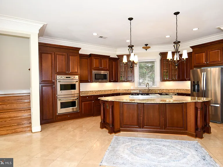 7104 Old Dominion Dr — Photo 23