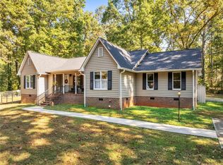 126 Edinburg Rd, Pickens, SC 29671