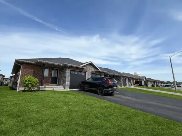 5 McIntosh Cres #1A, Quinte West, ON K8V 0G1