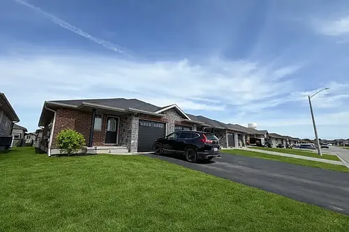 5 McIntosh Cres Photo 1