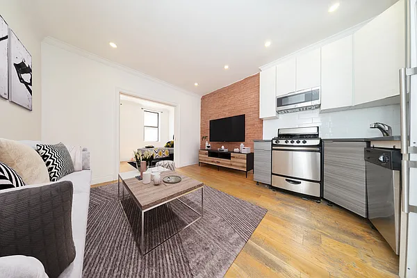 Rented by Platinum Properties | media 10