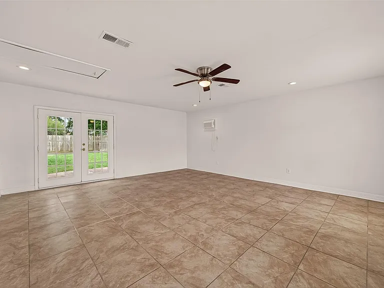 6311 Tall Willow Dr — Photo 13