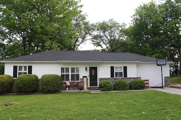 1st image of 402 W Tanner St