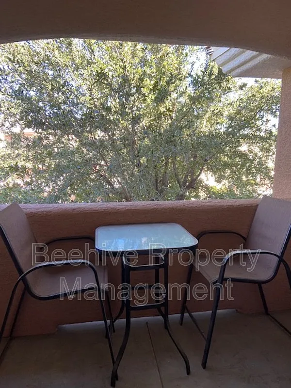 2 bed, 2.0 bath, 1037 sqft, $1,399 — Photo 3