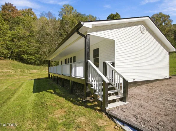 2433 State Highway 131, Thorn Hill, TN 37881