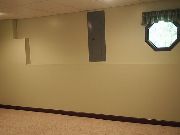Large basement bedroom