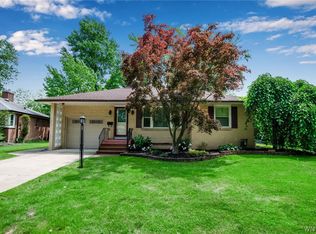 32 Grant Rd, Amherst, NY 14226