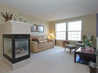 1119 Reserve Dr, Elgin, IL 60124