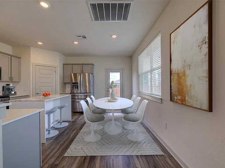 8012 Linda Michelle Ln — Photo 3