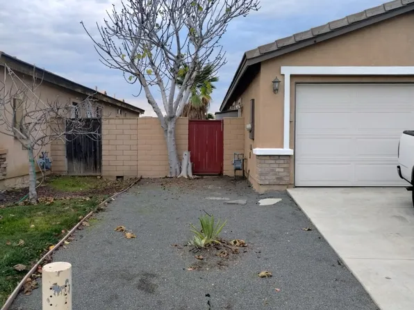 23545 Badger Creek Ln, Canyon Lake, CA 92587