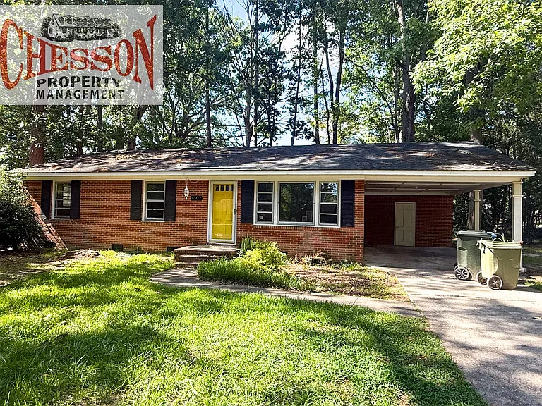 1302 Dogwood Ln NW — Photo 1