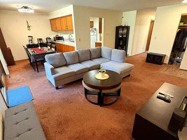 940 Jefferson Ave Unit B, Elgin, IL 60120