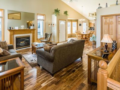 7448 Lake Ridge Dr, Savage, MN, 55378