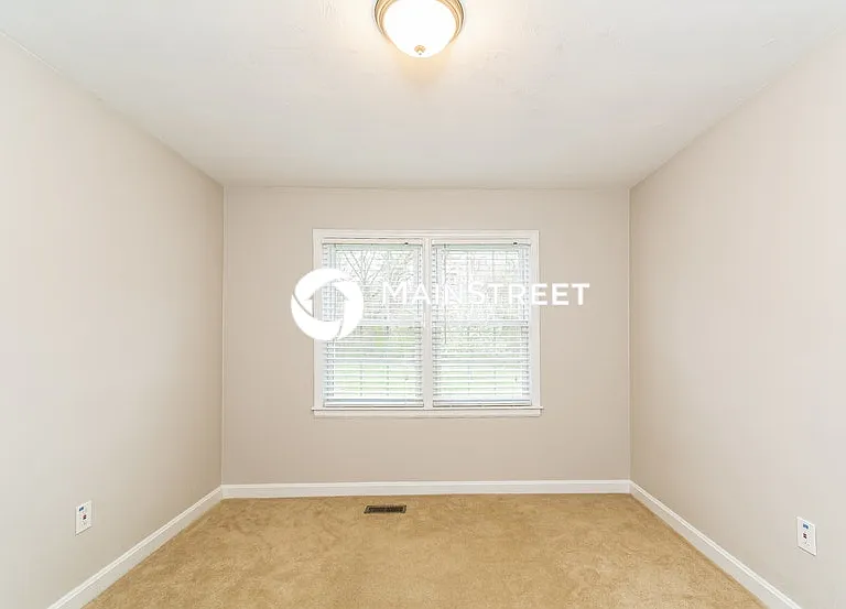 212 Meadowview Dr — Photo 11