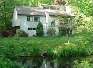22 Red Mountain Ln, Avon, CT 06001