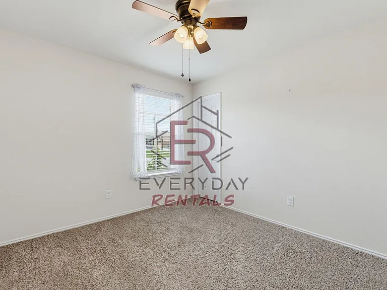 9506 Malkier Dr — Photo 10